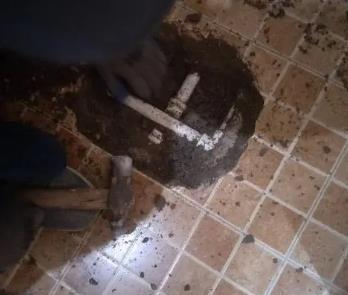 永定卫生间漏水维修公司为您分享下卫生间渗水如何处理及注意事项